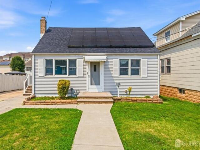 House for sale in Carteret, New Jersey