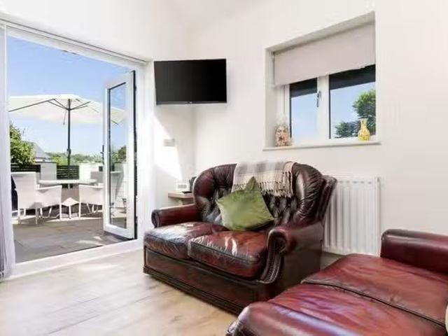 Apartment for rent in Newbridge, Wales
