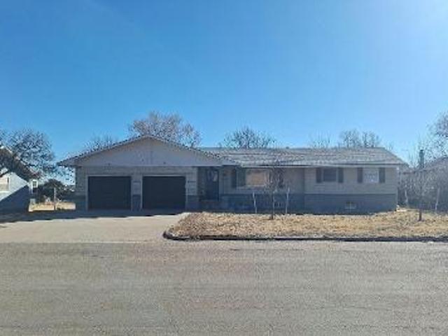 House for sale in Lakin