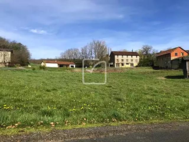 Terrain vente à Sarlat-la-Canéda, Saint-aubin-de-nabirat