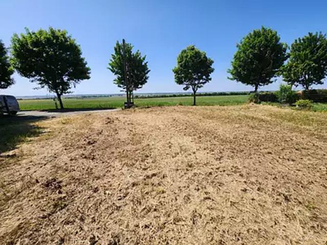 Terrain vente à Fontenay-le-Comte, Saint-aubin-la-plaine