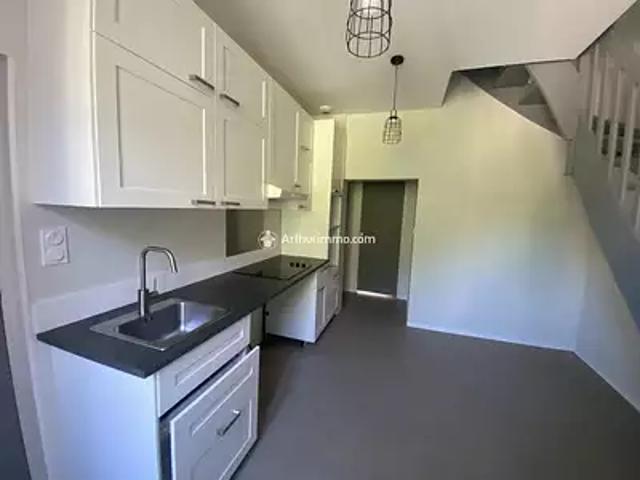 Appartement location à Les Faisses, Saint-Beauzély
