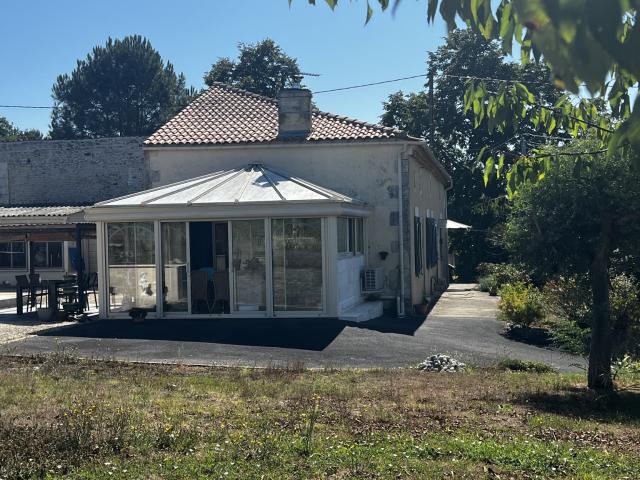 Maison vente à Jonzac, Saint-bonnet-sur-gironde