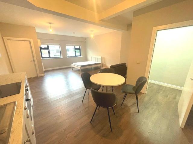 Apartment to rent in Bluebell, North Tipperary