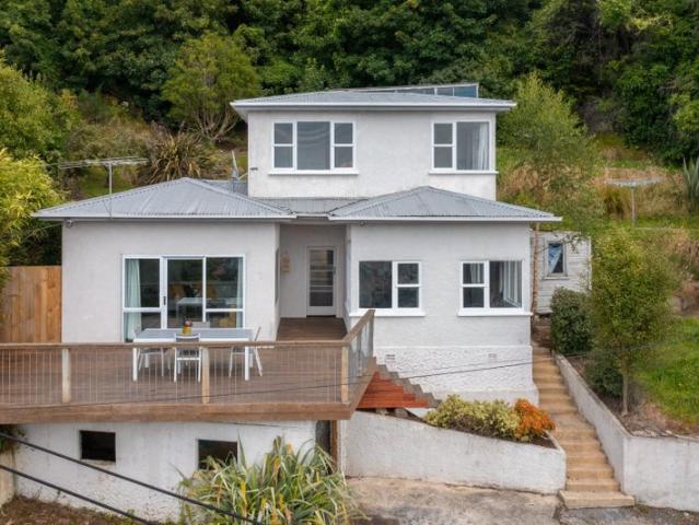 House for rent in Otakou