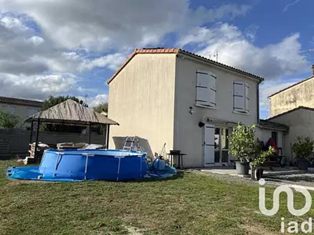 Maison vente à Confolens, Saint-claud