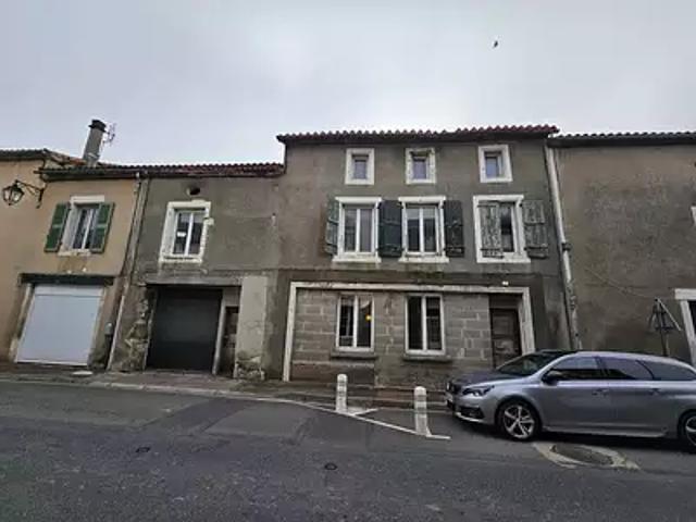 Maison vente à Confolens, Saint-claud