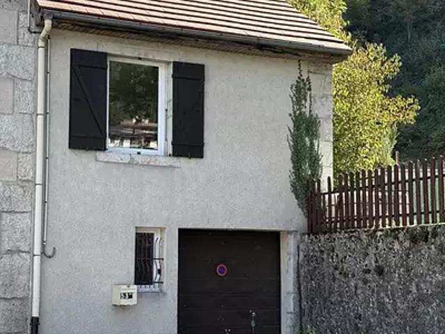 Maison location à Les Moulins, Saint-Claude