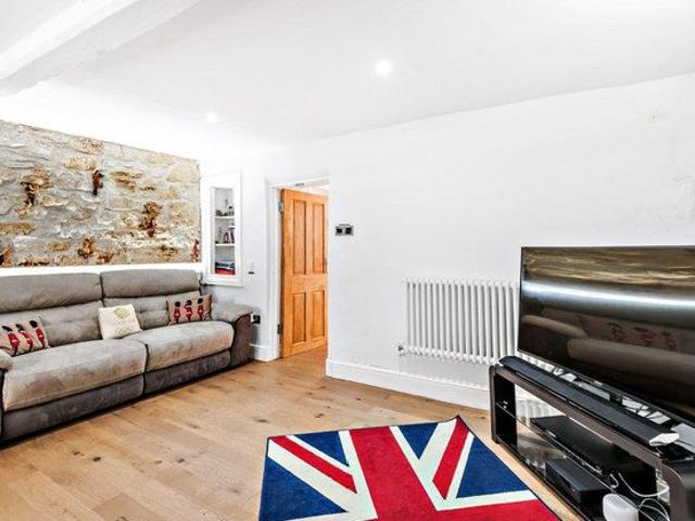 Townhouse for rent in St Clement's, The Slade