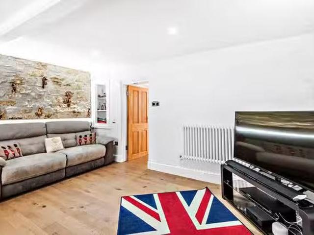 Apartment for rent in St Clement's, The Slade
