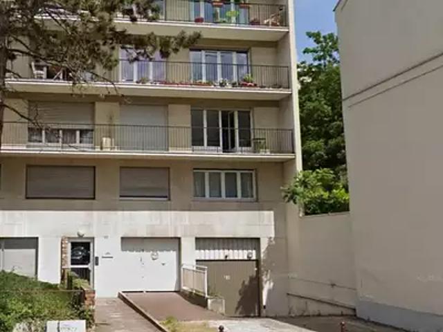 Garage vente à Nanterre, Saint-cloud