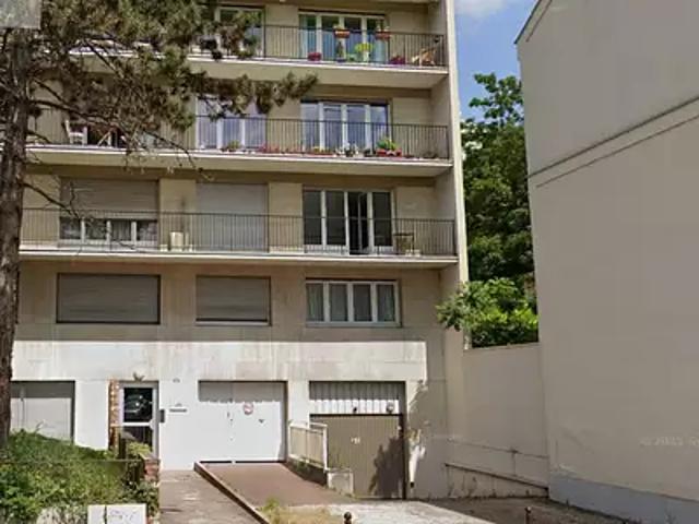 Garage vente à Nanterre, Saint-cloud