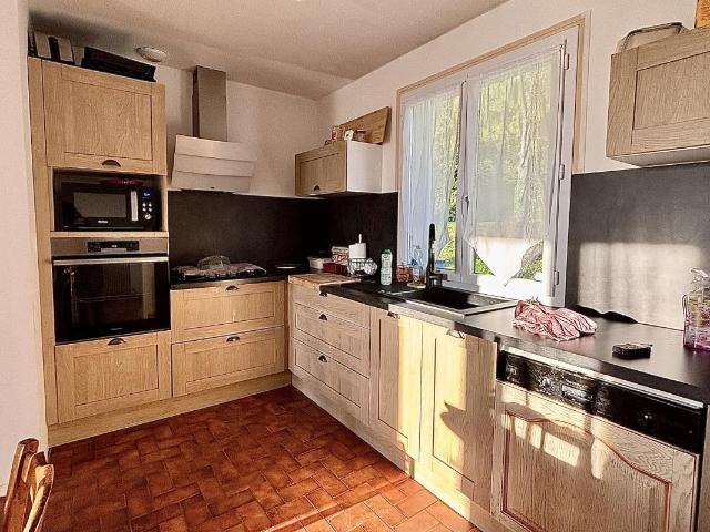 Maison vente à Nontron, Saint-cyr-les-champagnes