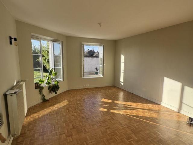 Appartement location à Saint-Denis-de-l'Hôtel, Loiret
