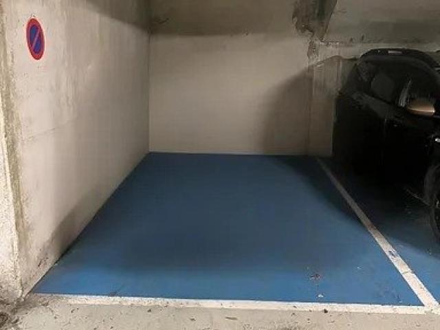 Garage vente à Saint-Denis, Saint-denis