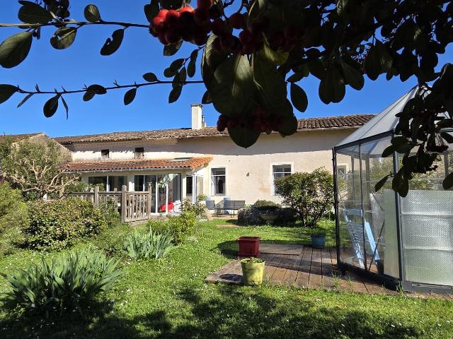Maison vente à Jonzac, Saint-dizant-du-gua