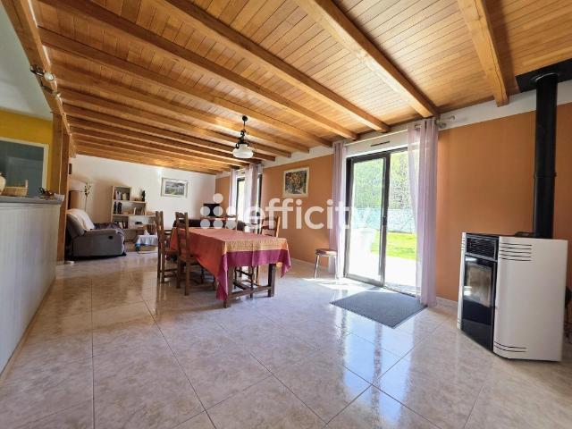 Maison vente à Nontron, Piégut-pluviers