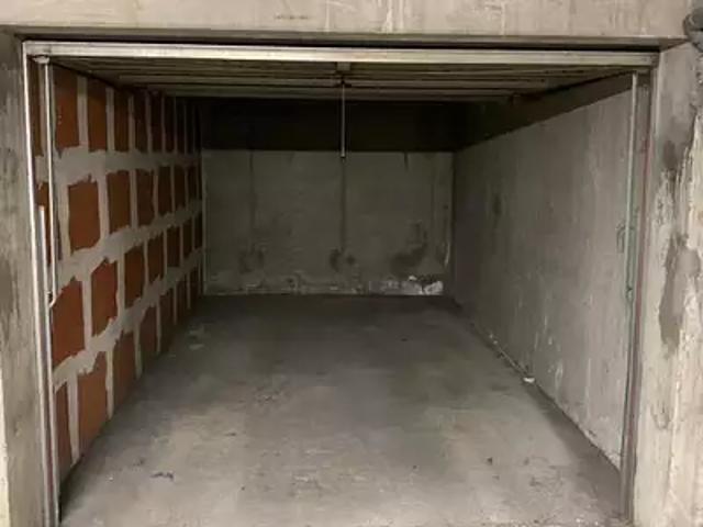 Garage vente à Crêt de Roc, Saint-Étienne