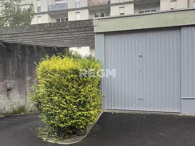 Garage vente à Saint-Étienne, Saint-etienne