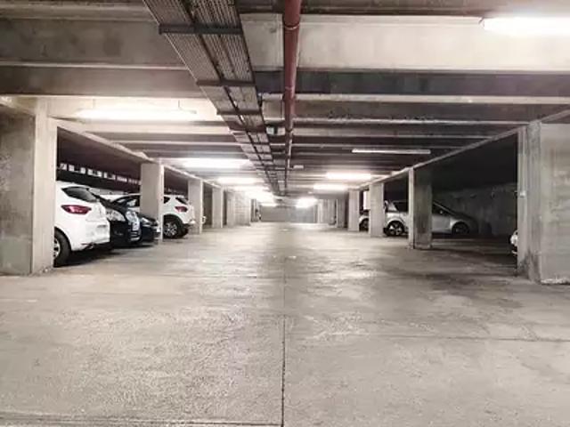 Garage vente à Saint-Étienne, Saint-etienne