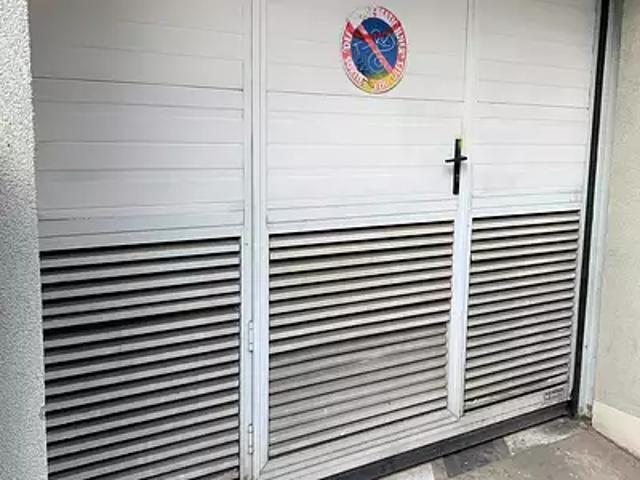 Garage vente à Saint-Étienne, Saint-etienne