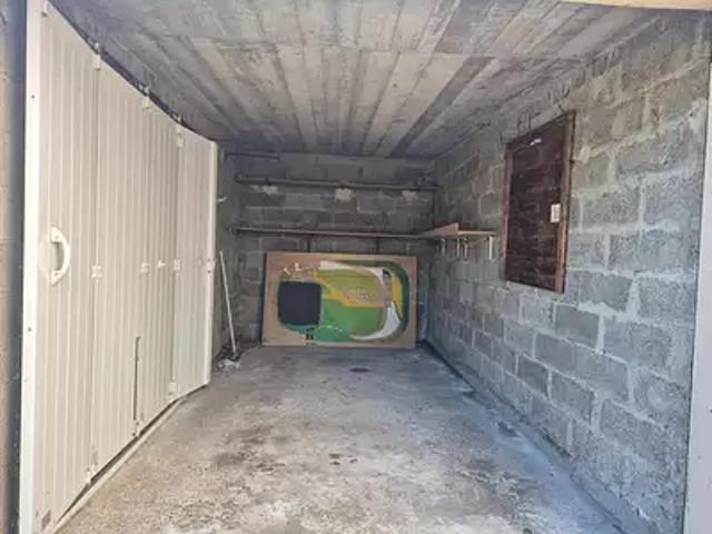 Garage vente à Saint-Étienne, Saint-etienne