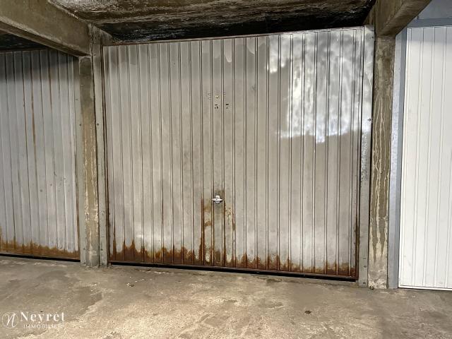 Garage vente à Saint-Étienne, Saint-etienne