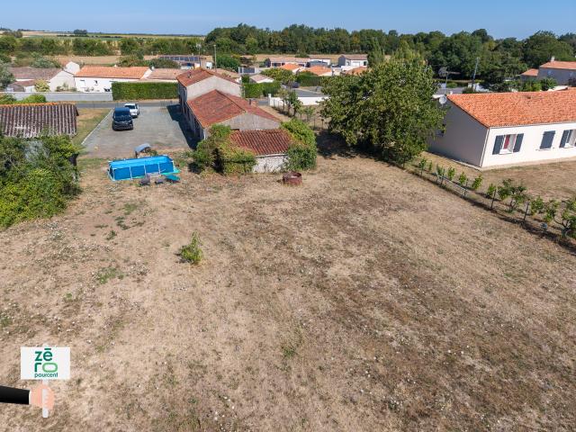 Terrain vente à Fontenay-le-Comte, Saint-etienne-de-brillouet