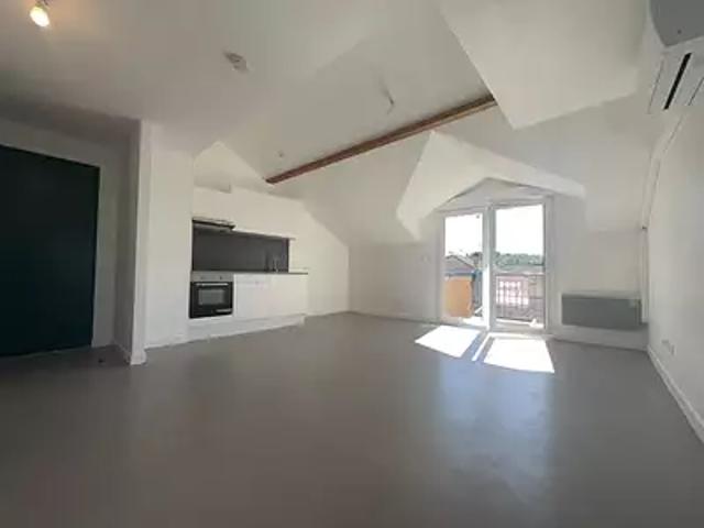 Appartement location à Vienne, Saint-etienne-de-saint-geoirs
