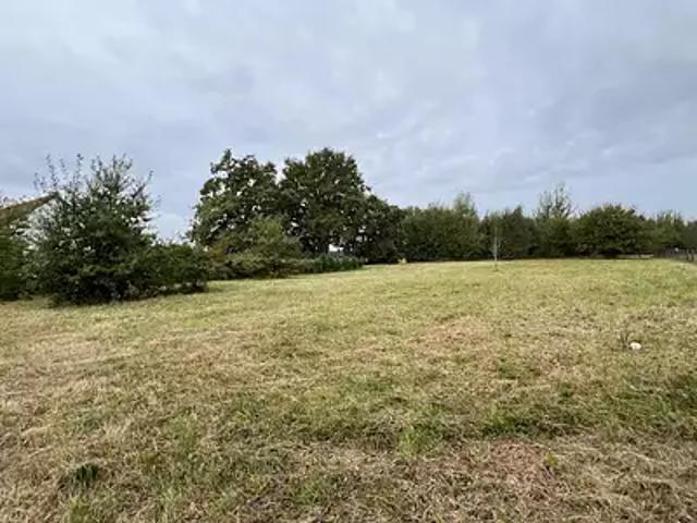 Terrain vente à Louhans-Châteaurenaud, Saint-etienne-en-bresse