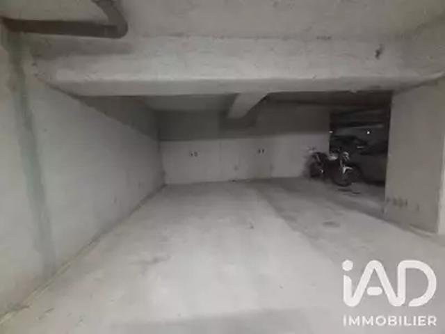 Garage vente à Saint-Fargeau-Ponthierry, Seine-et-Marne
