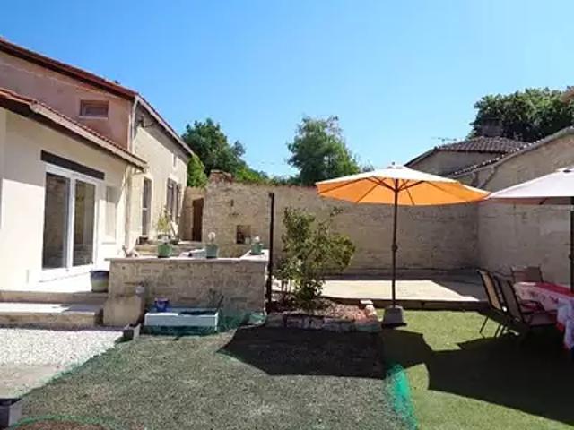 Maison vente à Confolens, Saint-fraigne