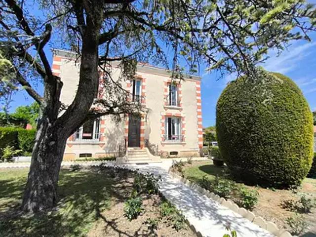 Maison vente à Confolens, Saint-fraigne