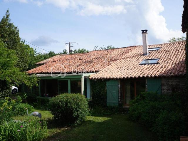 Maison vente à Confolens, Saint-fraigne
