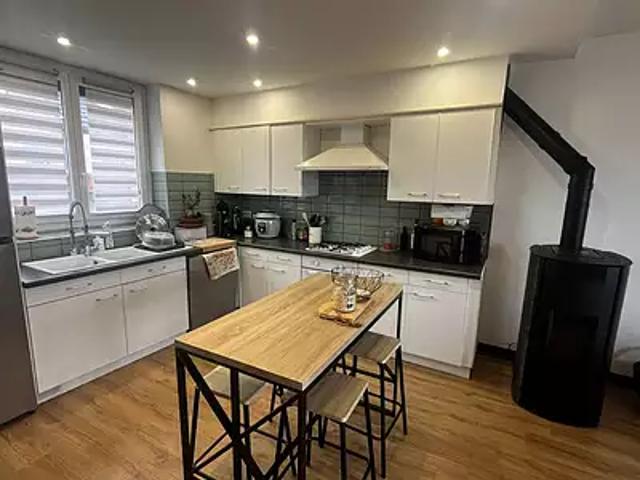 Maison vente à France métropolitaine, Saint-genès-champanelle