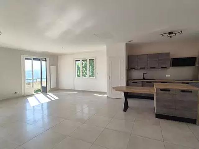 Appartement vente à Saint-Étienne, Saint-genest-lerpt