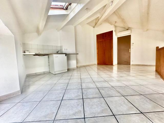 Appartement location à Nîmes, Saint-geniès-de-comolas