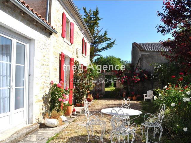 Maison vente à Saint-Georges-de-Longuepierre, Rives-de-Boutonne