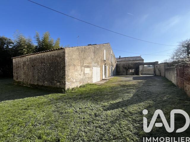 Maison vente à Saint-Jean-d'Angély, Saint-georges-de-longuepierre