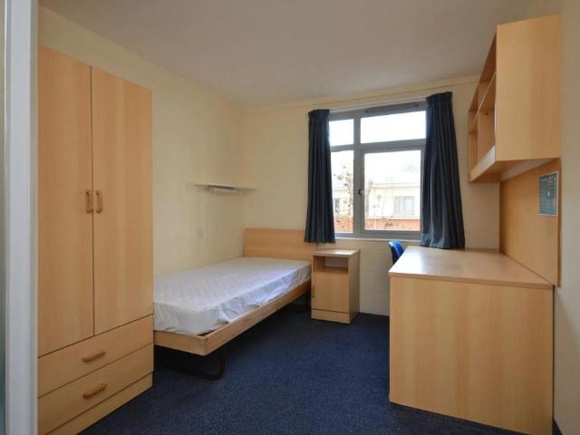 Apartment for rent in Spike Island, Feckenham