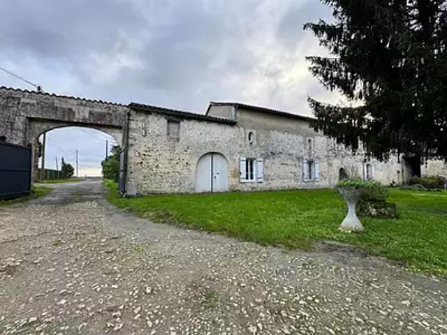 Maison vente à Jonzac, Saint-germain-de-lusignan