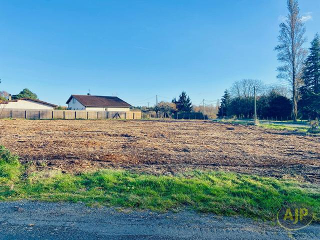 Terrain vente à Lesparre-Médoc, Saint-germain-d'esteuil