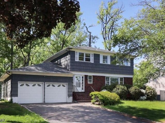 House for sale in Clark, New Jersey