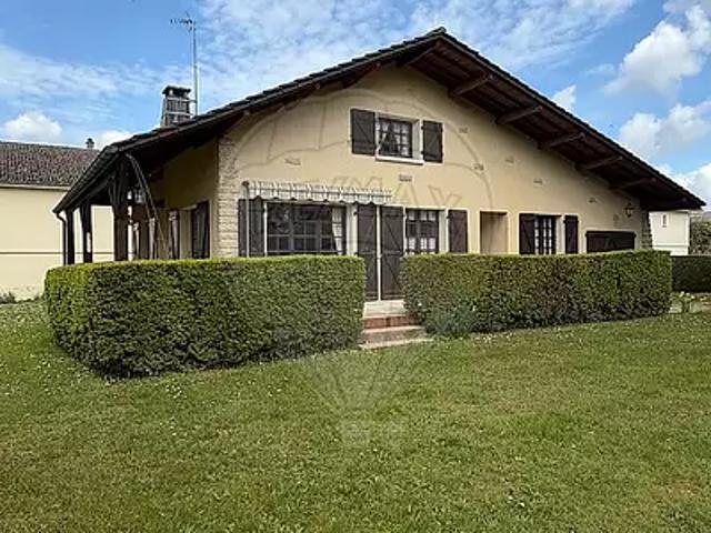 Maison vente à Louhans-Châteaurenaud, Saint-germain-du-bois