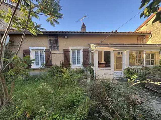 Maison vente à Confolens, Saint-gourson