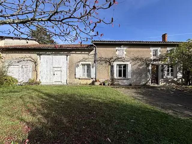 Maison vente à Confolens, Saint-gourson