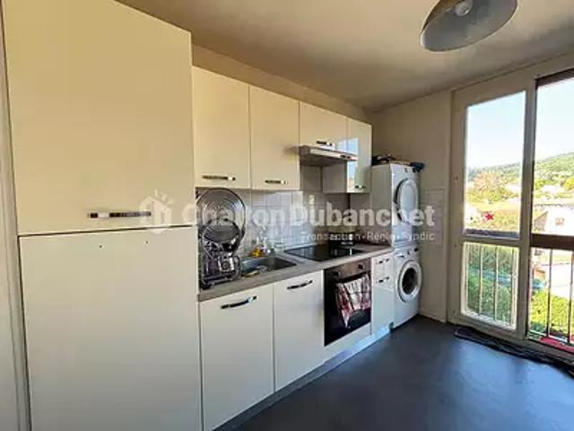Appartement location à Le Bas du Bourg, Saint-Haon-le-Châtel