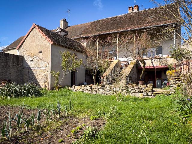 Maison vente à Mâcon, Saint-huruge