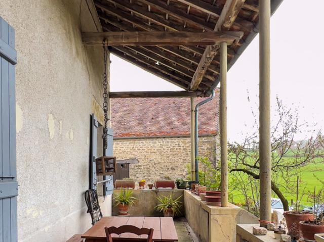 Maison vente à Mâcon, Saint-huruge