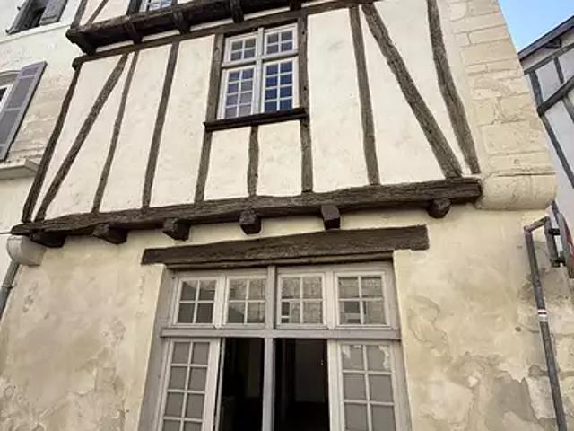 Maison vente à Saint-Jean-d'Angély, Saint-jean-d'angély